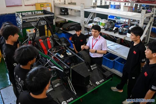 17年拿了5个寰球总冠军 他们凭什么 喜爱与坚握设置后光