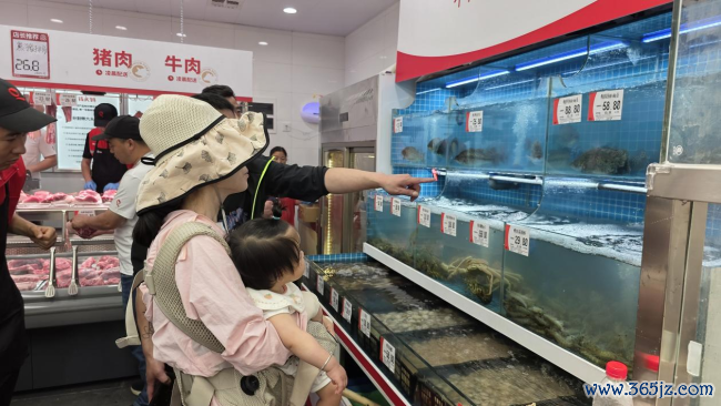 点亮上海品性糊口新坐标，钱大妈黄金城说念店稳妥开业
